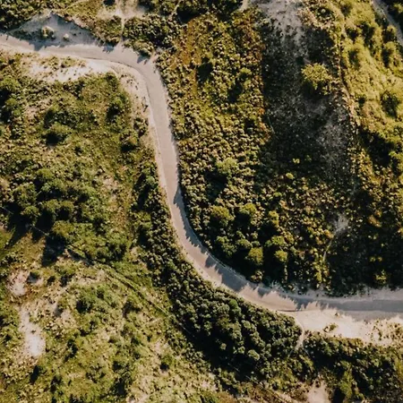 Blue Shell With Private Parking Garage *