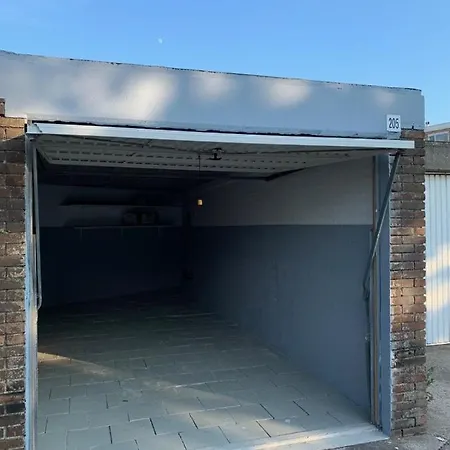 Blue Shell With Private Parking Garage Apartament Zandvoort