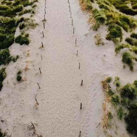 Blue Shell With Private Parking Garage Зандфорт