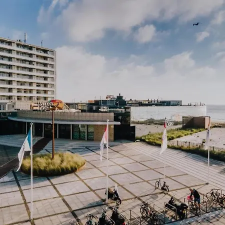 Apartment Blue Shell With Private Parking Garage