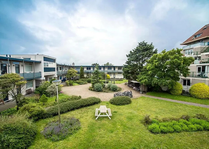 Blue Shell With Private Parking Garage *