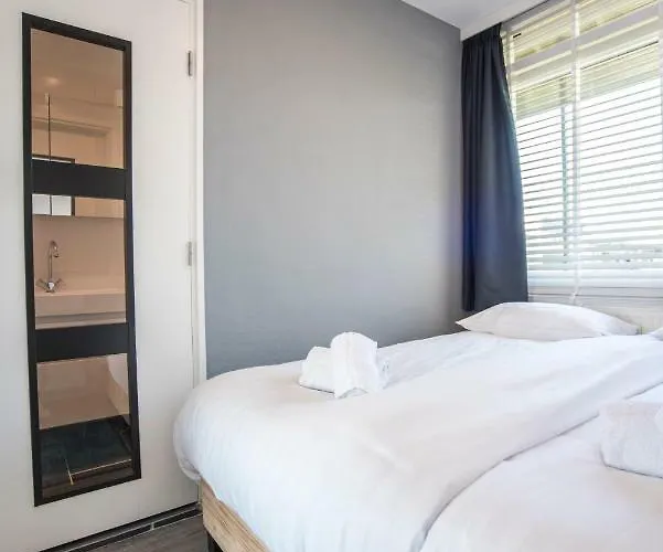 Blue Shell With Private Parking Garage 아파트 *