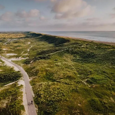Blue Shell With Private Parking Garage Daire Zandvoort