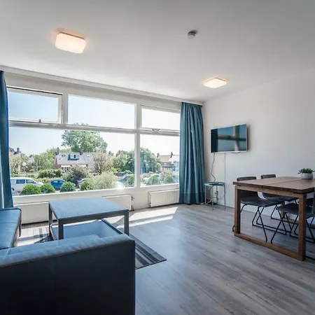 Blue Shell With Private Parking Garage Apartament *