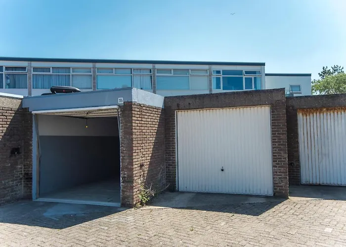 Blue Shell With Private Parking Garage Daire Zandvoort